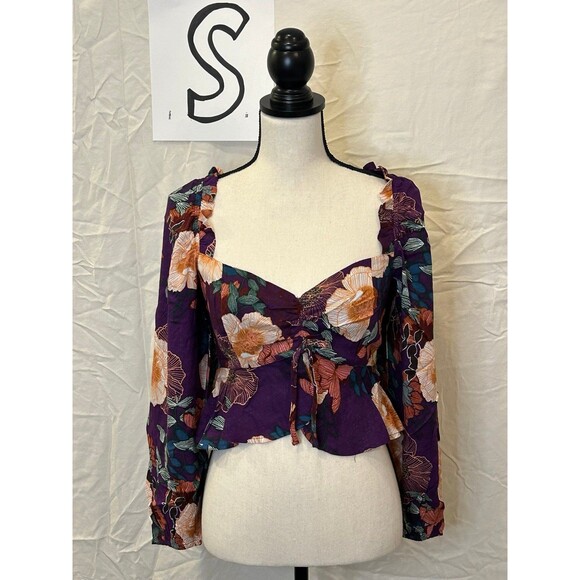 NWT small Floriane floral ruched crop top - Picture 2 of 5